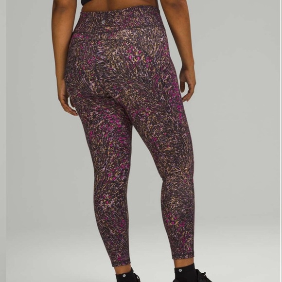 Lululemon Invigorate High-Rise Tight 25" - Picture 12 of 14